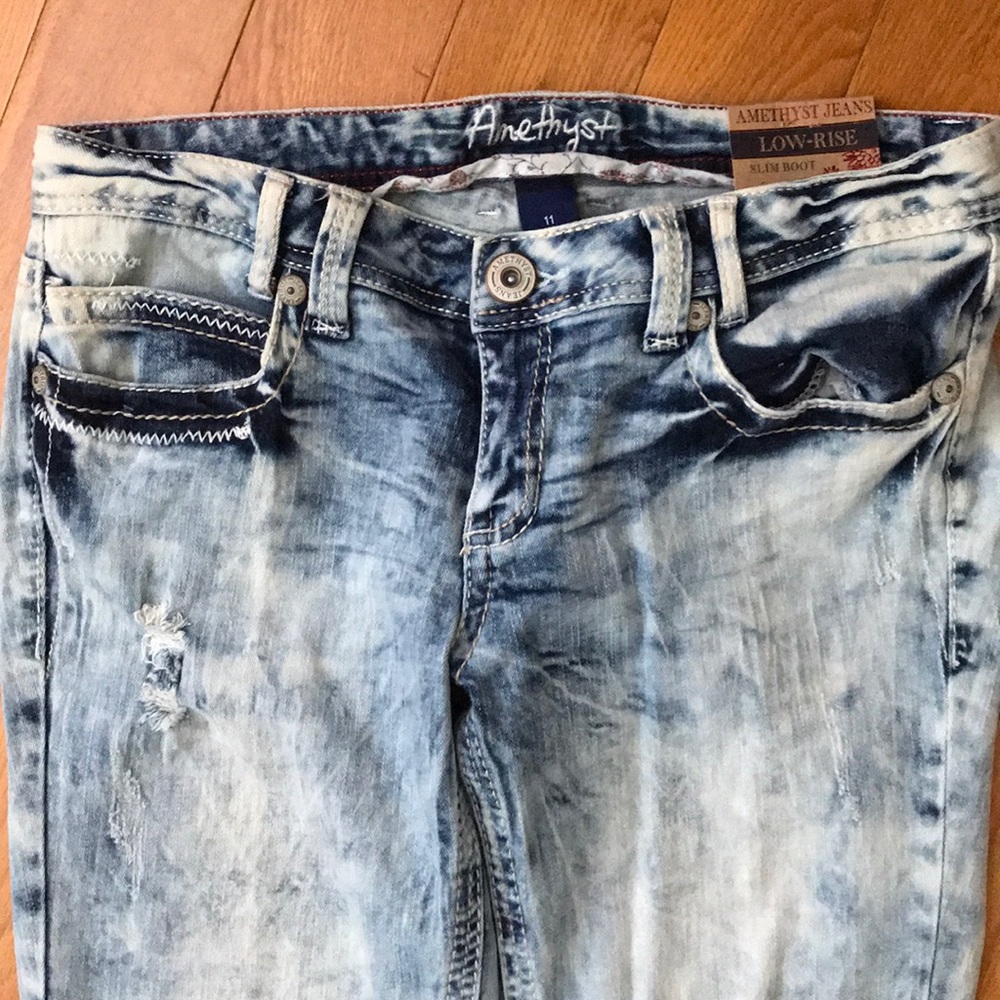 Amethyst Jeans, stone wash blue low-rise
